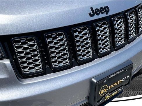 Used 2020 Jeep Grand Cherokee Altitude AWD/4WD image 33