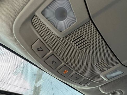 Used 2018 Ford Fusion SE w/ Fusion SE Technology Package image 13