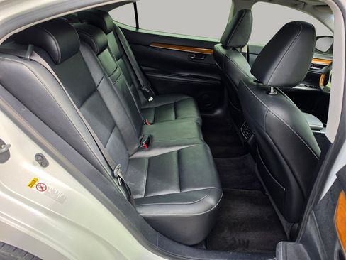 Used 2013 Lexus ES 300h w/ Premium Pkg FWD image 33