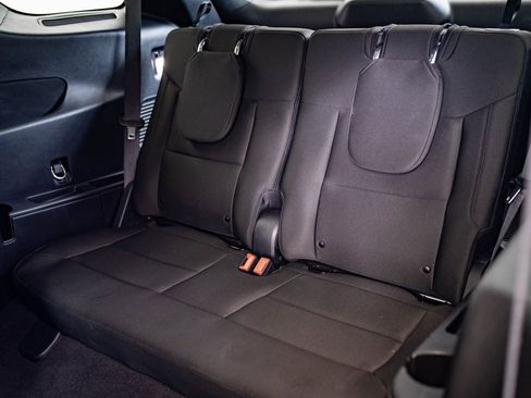 Used 2021 Ford Explorer XLT image 45