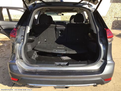 Used 2018 Nissan Rogue SV w/ Sun & Sound Touring Package image 16