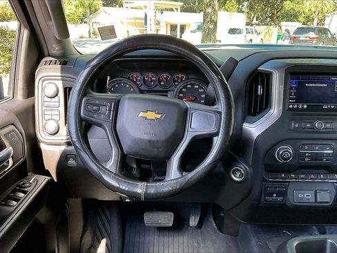 Used 2024 Chevrolet Silverado 2500 Custom w/ Custom Convenience Package image 8