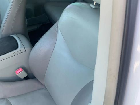 Used 2014 Toyota Prius V Five image 9