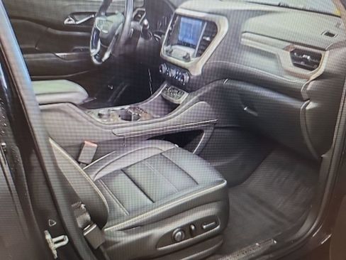 Used 2021 GMC Acadia Denali w/ Denali Ultimate Package image 13