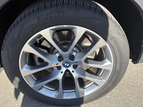 Used 2025 BMW X5 xDrive50e image 13