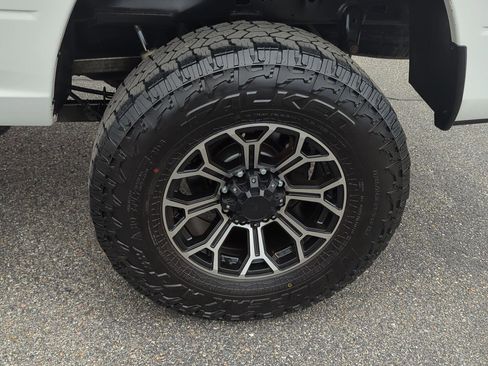 Used 2018 RAM 2500 SLT w/ Luxury Group image 8