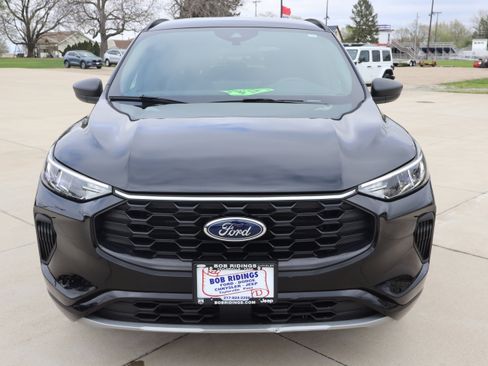 Used 2024 Ford Escape ST-Line w/ Tech Pack #1 AWD/4WD image 3