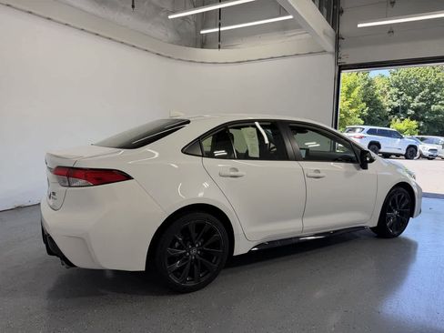 Used 2025 Toyota Corolla SE FWD image 5