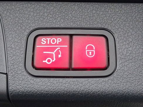 Certified 2022 Mercedes-Benz GLB 250 4MATIC image 31