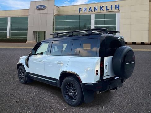 Used 2024 Land Rover Defender 110 X-Dynamic SE AWD/4WD image 5
