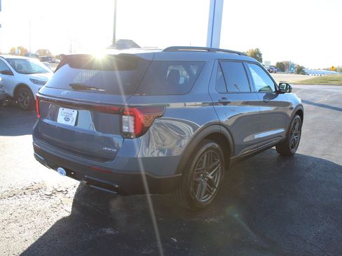 New 2026 Ford Explorer ST-Line w/ ST-Line Street Pack image 5
