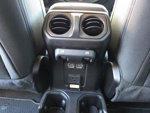 Used 2021 Jeep Wrangler Unlimited Sahara image 44