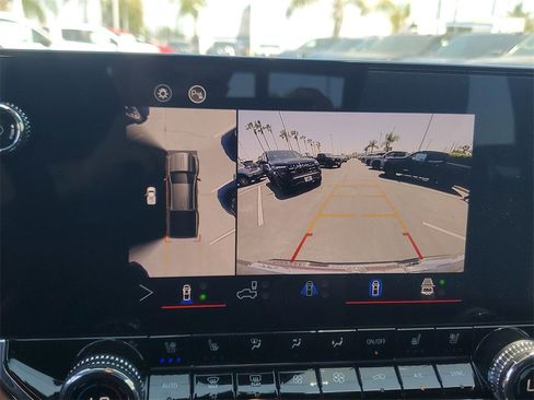 Used 2025 GMC Canyon AT4 w/ Nightfall Edition image 17