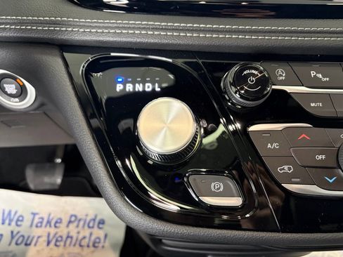 New 2026 Chrysler Pacifica Select image 13