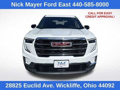 Used 2024 GMC Acadia Elevation FWD image 2
