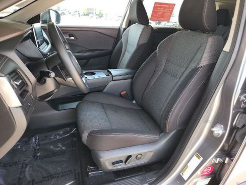 Certified 2023 Nissan Rogue SV FWD image 12