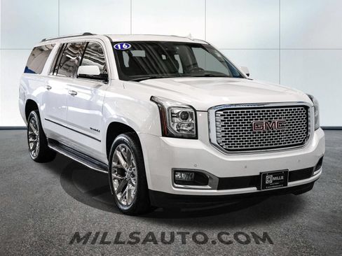 Used 2016 GMC Yukon XL Denali AWD/4WD image 12