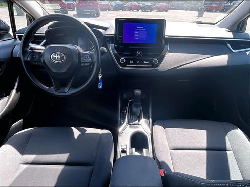 Used 2025 Toyota Corolla LE FWD image 21