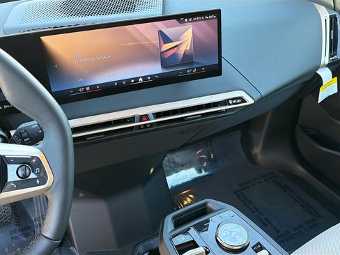 New 2026 BMW iX xDrive60 w/ Premium Package image 28
