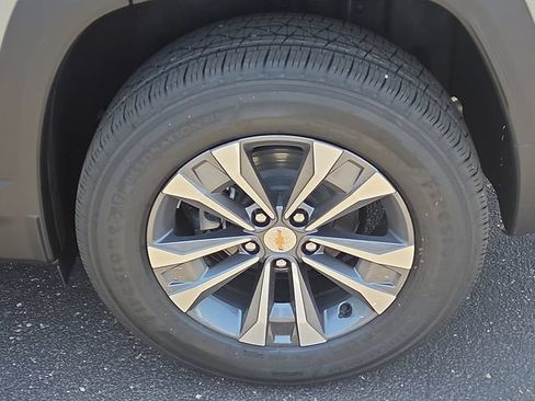 New 2026 Chevrolet Equinox LT w/ Safety and Technology Package FWD image 7