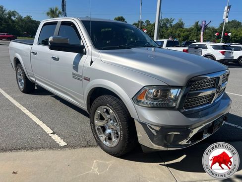 Used 2017 RAM 1500 Laramie w/ Convenience Group AWD/4WD image 3