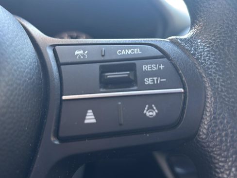Used 2024 Honda HR-V LX image 8