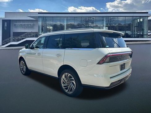 New 2027 Lincoln Navigator Reserve AWD/4WD image 5