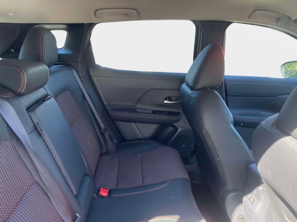 Used 2025 Nissan Kicks SR FWD image 12