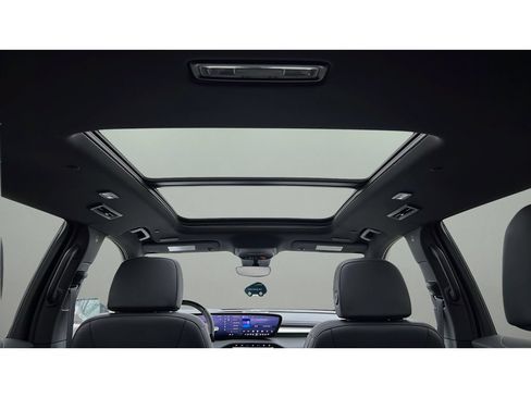 Certified 2025 Buick Enclave Avenir w/ Super Cruise Package AWD/4WD image 29