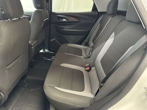 Certified 2026 Chevrolet TrailBlazer LT w/ LT Cold Weather Package AWD/4WD image 12