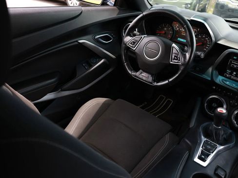 Used 2016 Chevrolet Camaro SS RWD image 12