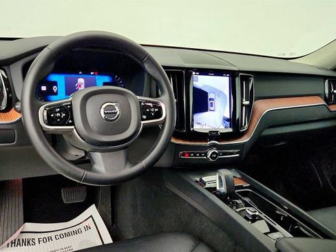 Used 2024 Volvo XC60 B5 Plus w/ Climate Package AWD/4WD image 12