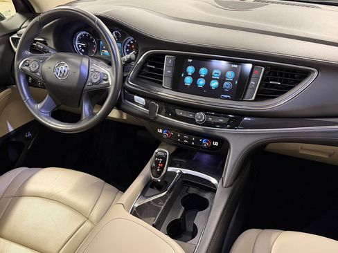 Used 2019 Buick Enclave Essence AWD/4WD image 4