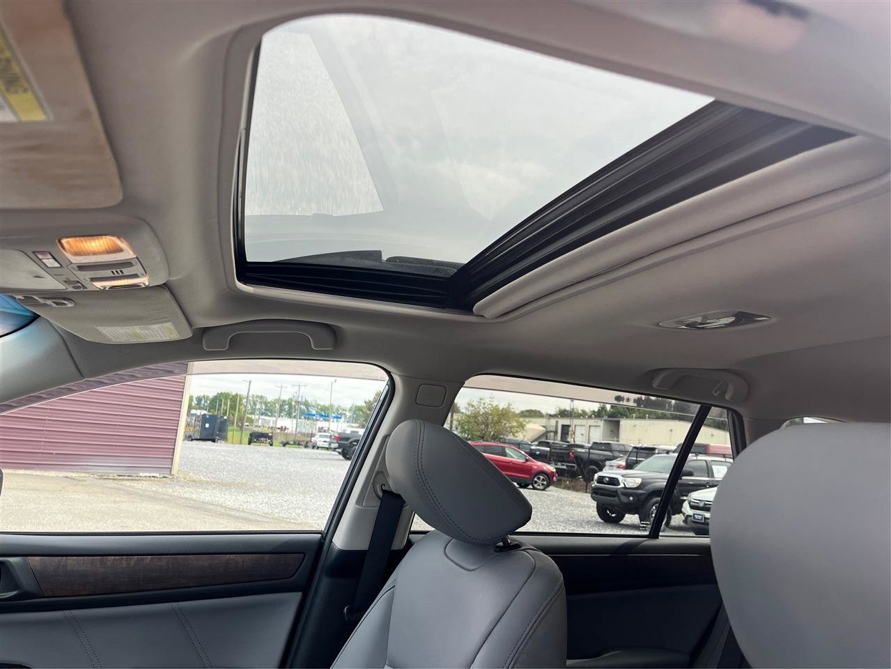 Used 2018 Subaru Outback 2.5i Limited AWD/4WD image 19