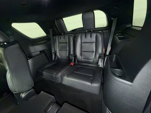 Used 2018 Ford Explorer Limited image 26