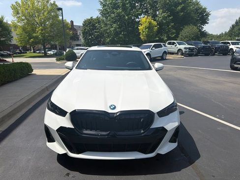 Used 2024 BMW i5 eDrive40i w/ M Sport Package RWD image 2