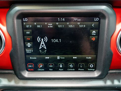 Used 2020 Jeep Gladiator Rubicon image 18