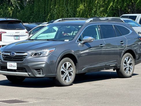 Used 2022 Subaru Outback Touring AWD/4WD image 8