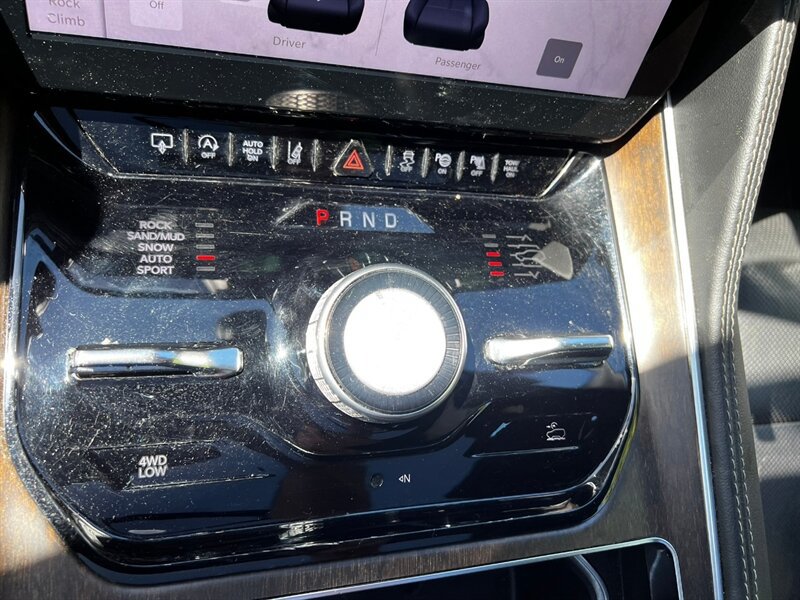 Used 2024 Jeep Grand Wagoneer L 4WD image 55