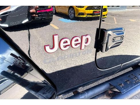 Used 2020 Jeep Gladiator Rubicon AWD/4WD image 35