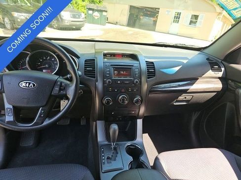 Used 2013 Kia Sorento LX w/ Convenience Pkg AWD/4WD image 10