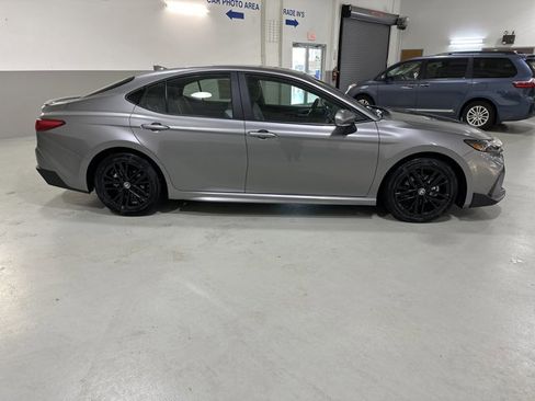 Used 2026 Toyota Camry SE image 10