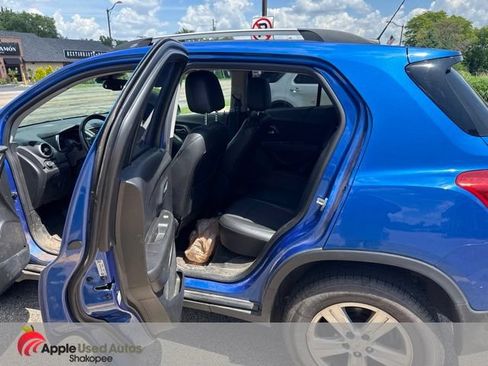 Used 2016 Chevrolet Trax LT w/ LT Convenience Package AWD/4WD image 9