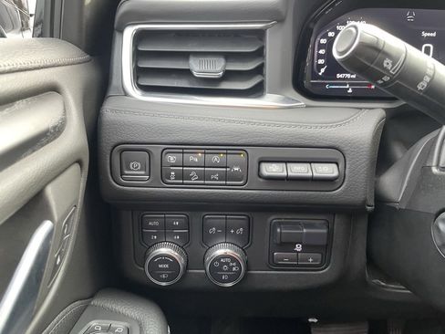 Used 2023 GMC Yukon XL Denali w/ Denali Reserve Package image 13