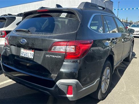 Used 2019 Subaru Outback 2.5i Premium image 3