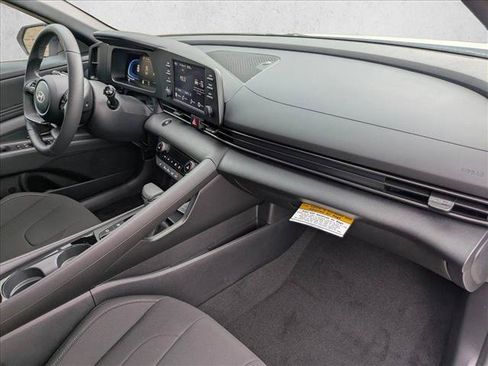 New 2026 Hyundai Elantra SEL Sport FWD image 20