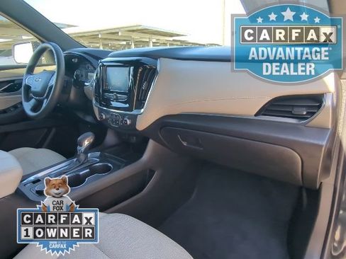 Used 2023 Chevrolet Traverse LS image 22