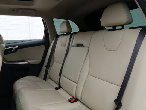 Used 2017 Volvo XC60 T6 Inscription w/ Preferred Option Package AWD/4WD image 36