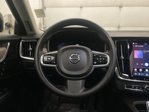 Used 2023 Volvo V90 B6 Cross Country Ultimate AWD/4WD image 5