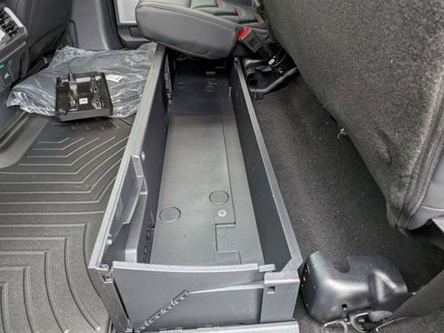 New 2025 Ford F150 Lariat w/ Equipment Group 502A High image 27